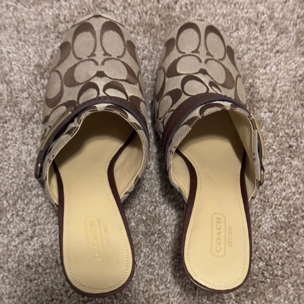 Coach Signature Tan & Brown Ivy Clog Heels. Size 9 - Picture 5 of 7